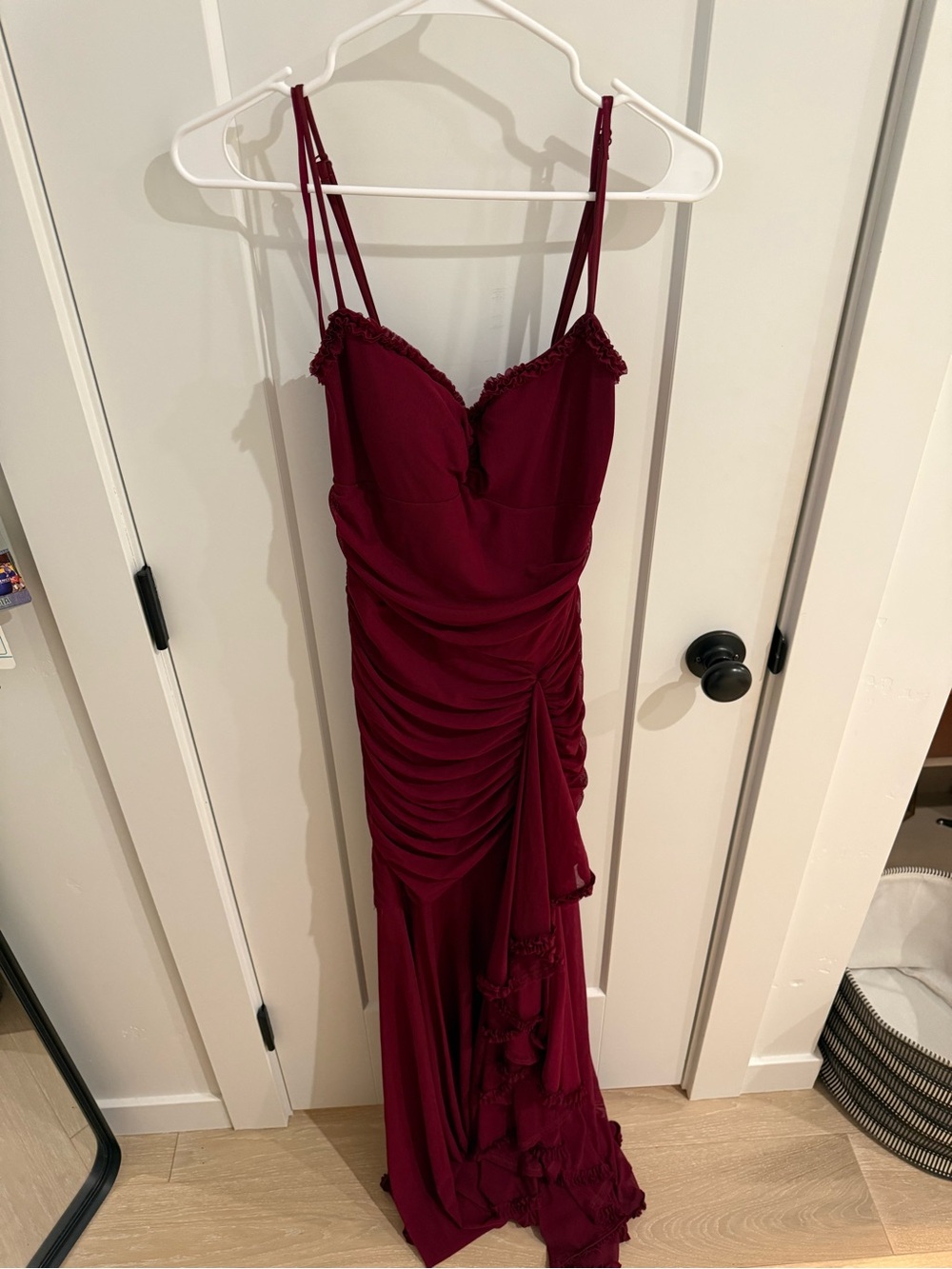 Women's Burgundy Ruched Spaghetti Strap Evening Dress (Stretchy)